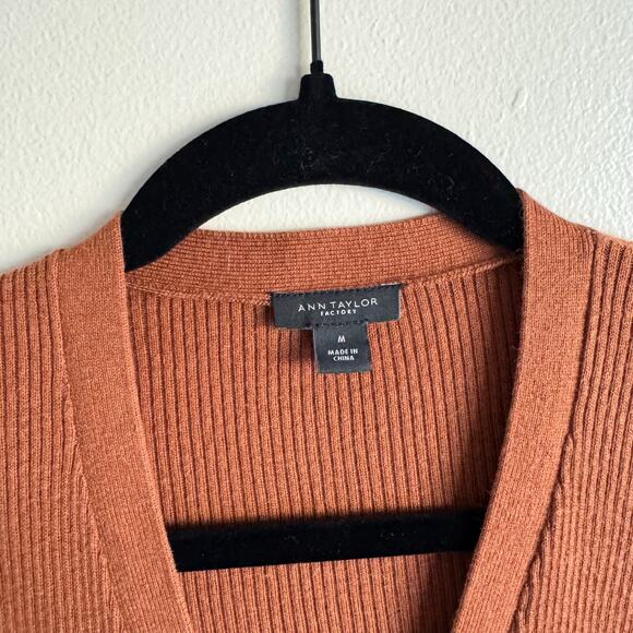 Ann Taylor Factory Brown Ribbed V Neck Button Front Cardigan Sweater - Medium - Picture 2 of 4